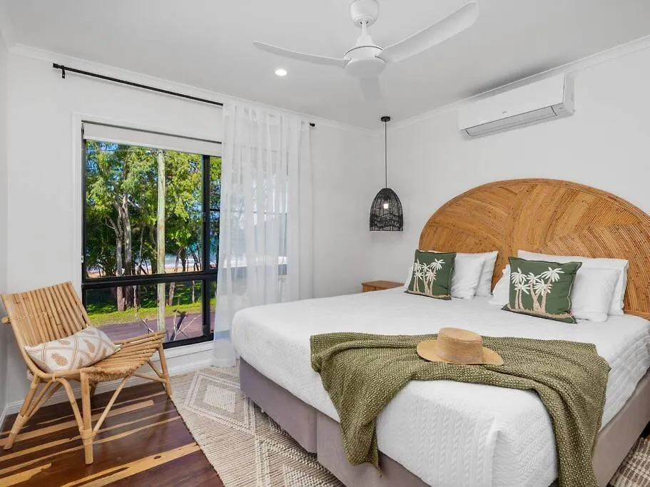 Family Shores - Beachfront Bliss South Mission Beach