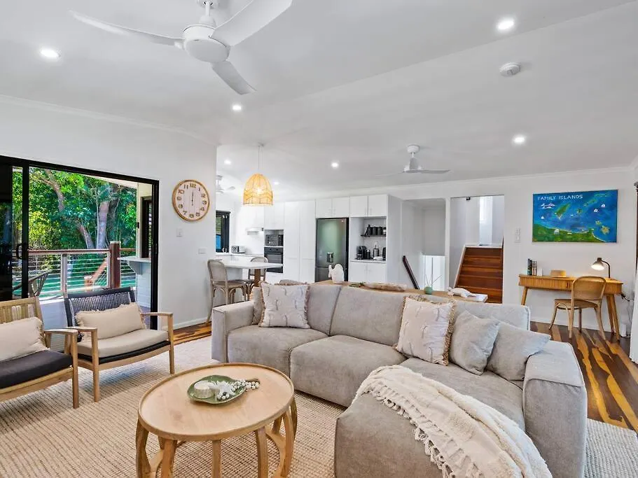 Family Shores - Beachfront Bliss South Mission Beach Australia
