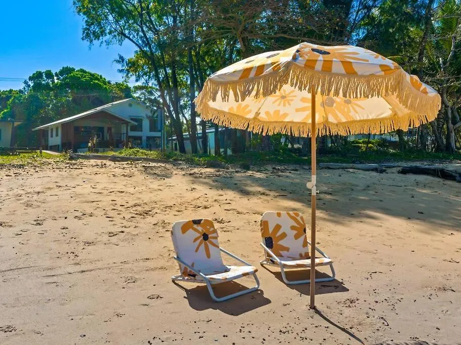 Family Shores - Beachfront Bliss South Mission Beach 0*,  Australia