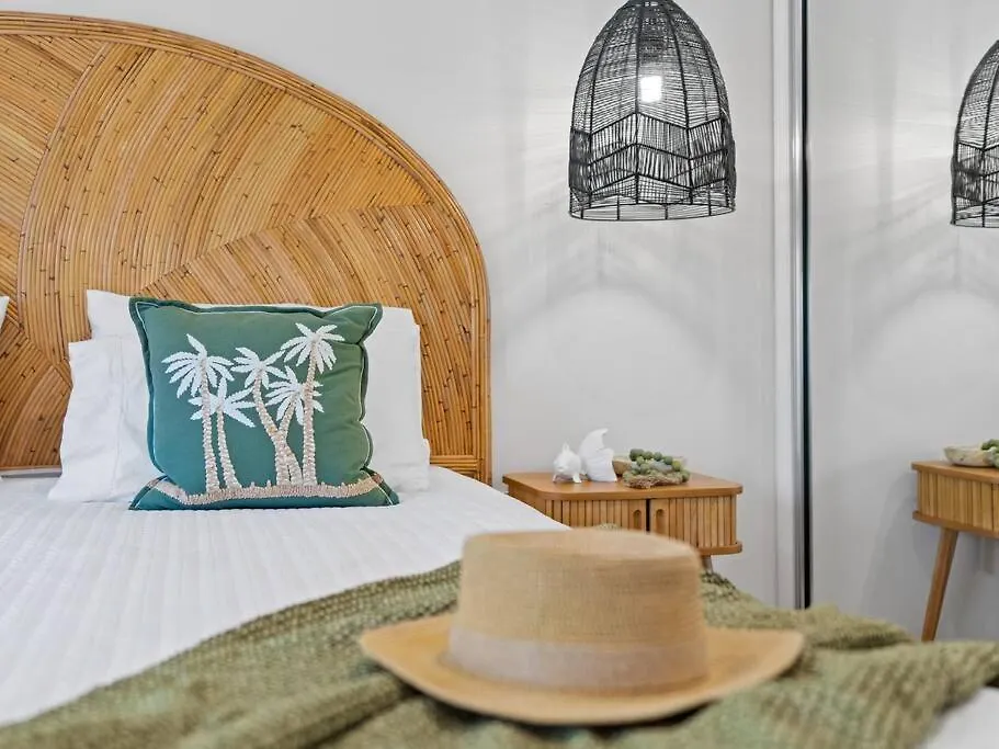 Family Shores - Beachfront Bliss South Mission Beach Holiday home